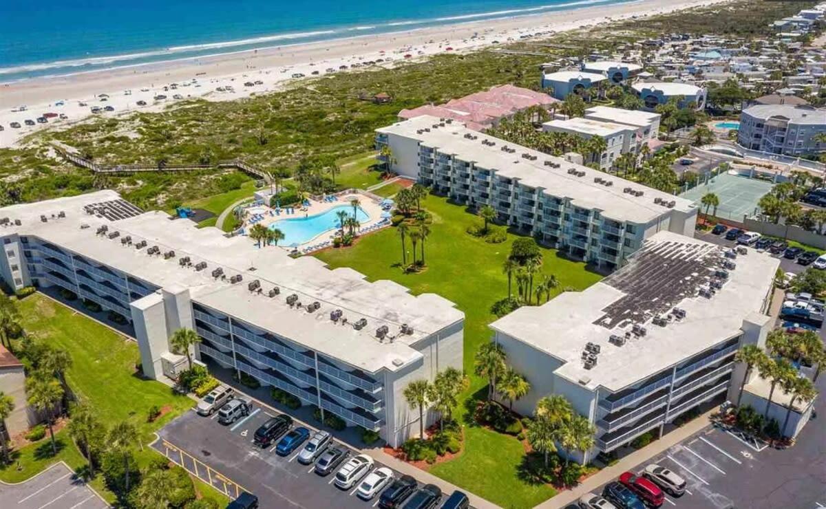 Stunning Ocean Views, Huge Patio, Heated Pool And Amenities! Holiday home St. Augustine