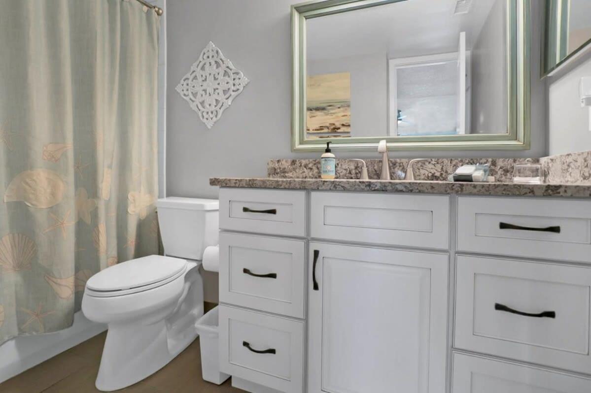 Upscale Oceanfront With Panoramic Views And Pool Holiday home