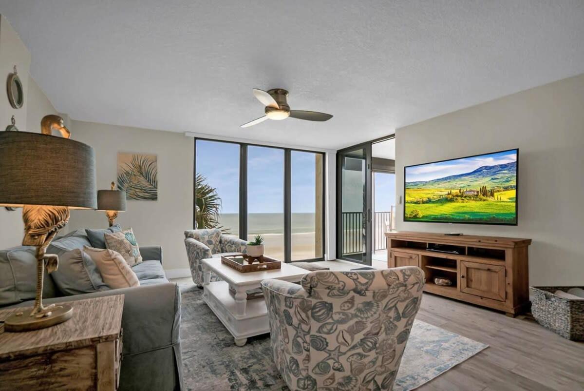 Upscale Oceanfront With Panoramic Views And Pool Holiday home *