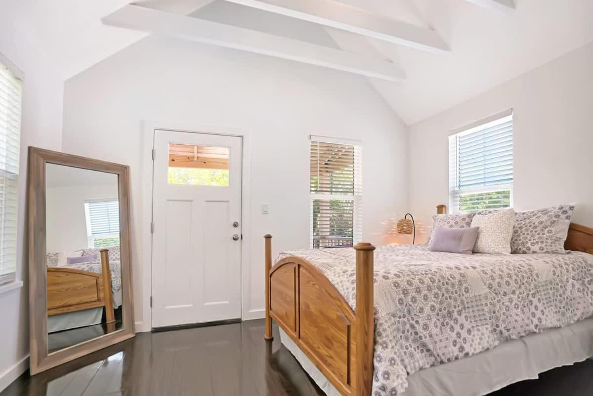 Holiday home Downtown With Hot Tub, Bbq, Near Ice Plant! *