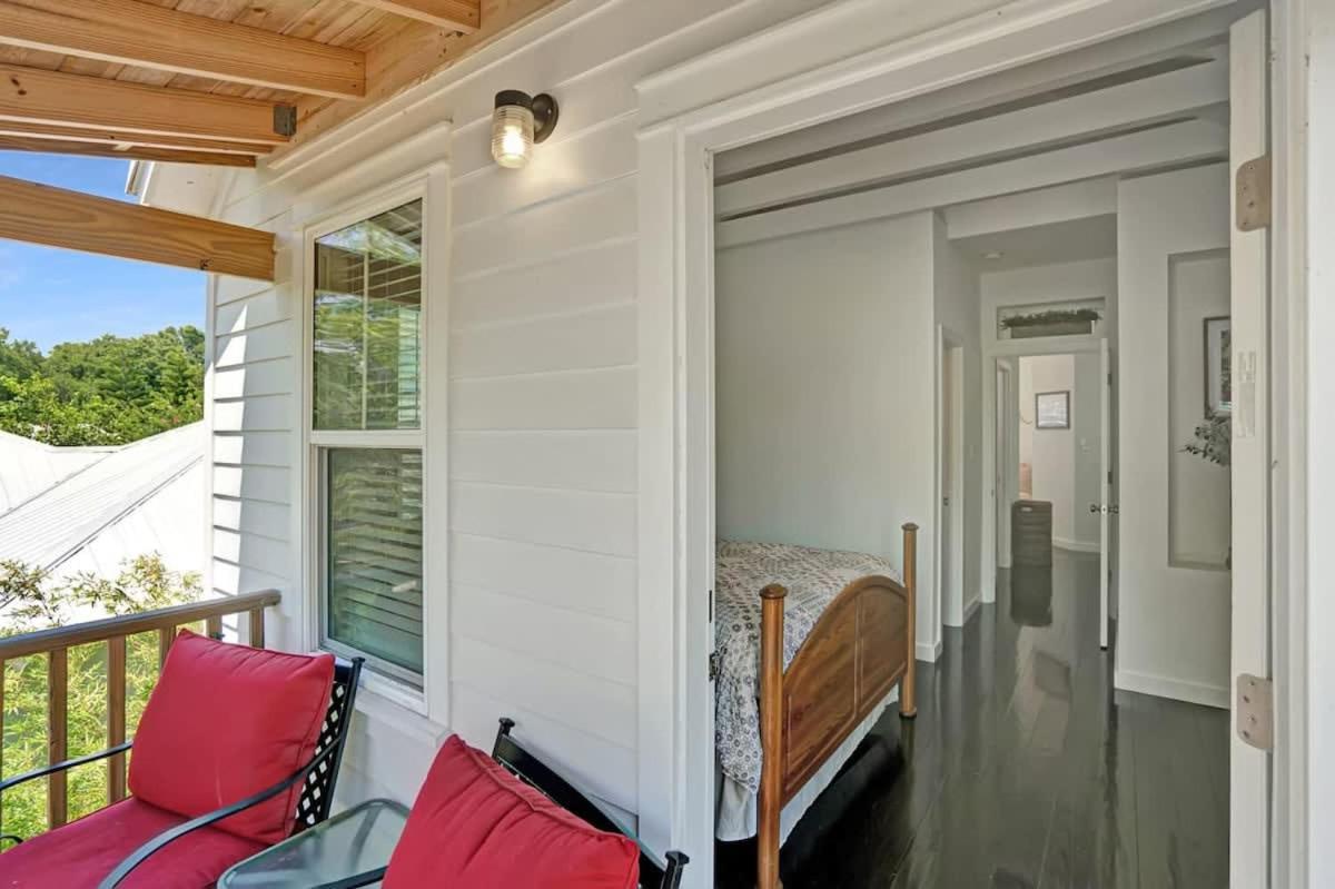 Downtown With Hot Tub, Bbq, Near Ice Plant!
