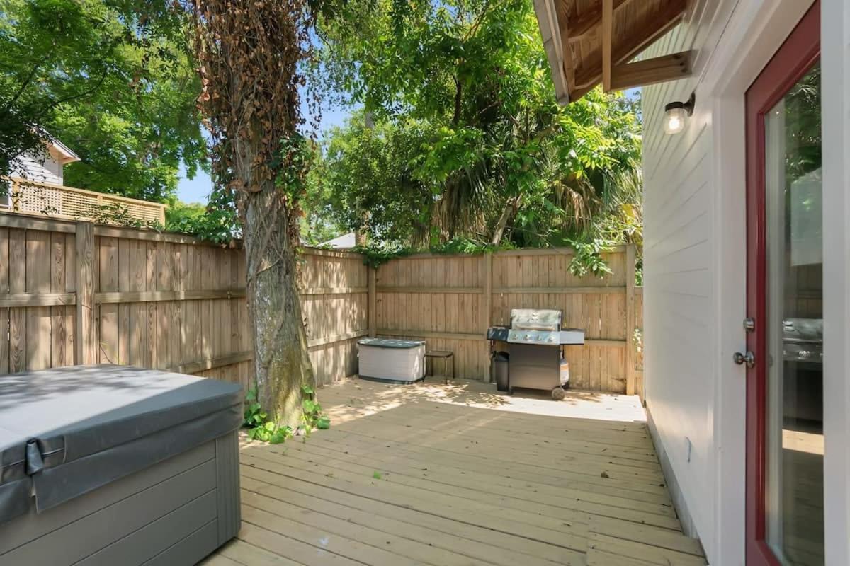 Holiday home Downtown With Hot Tub, Bbq, Near Ice Plant!