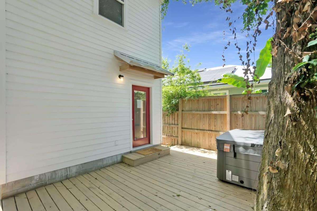 Downtown With Hot Tub, Bbq, Near Ice Plant! Holiday home