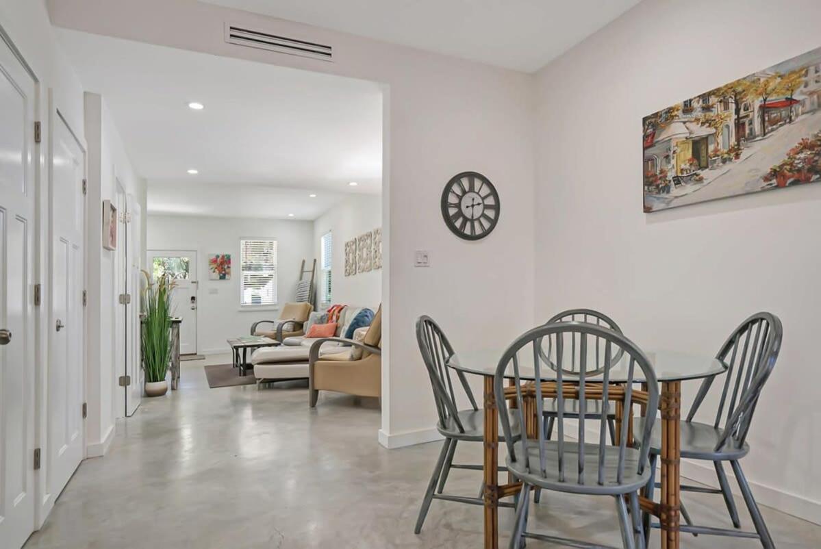 Holiday home Downtown With Hot Tub, Bbq, Near Ice Plant! *