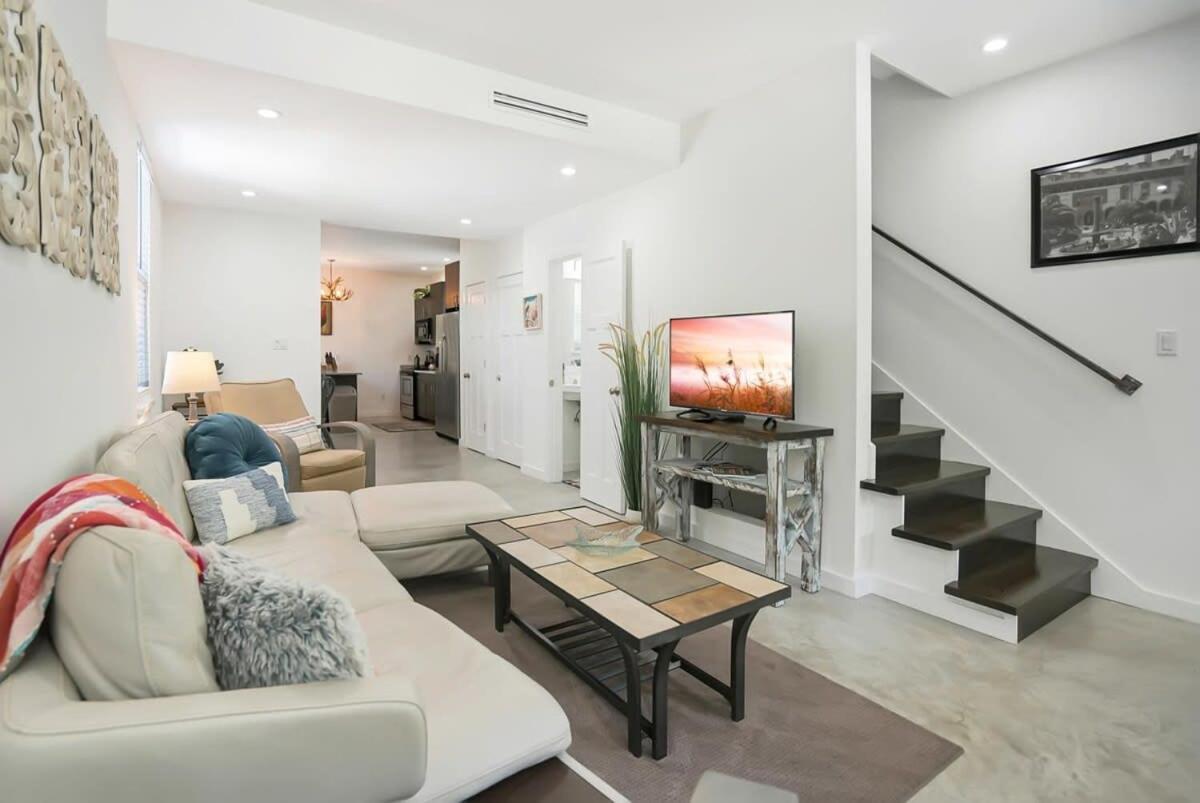 Downtown With Hot Tub, Bbq, Near Ice Plant! Holiday home *