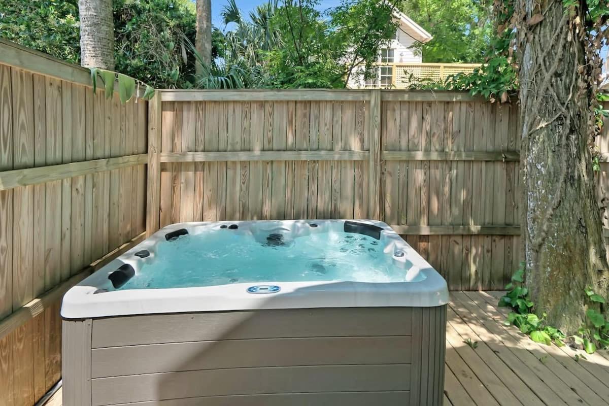Downtown With Hot Tub, Bbq, Near Ice Plant! Holiday home *