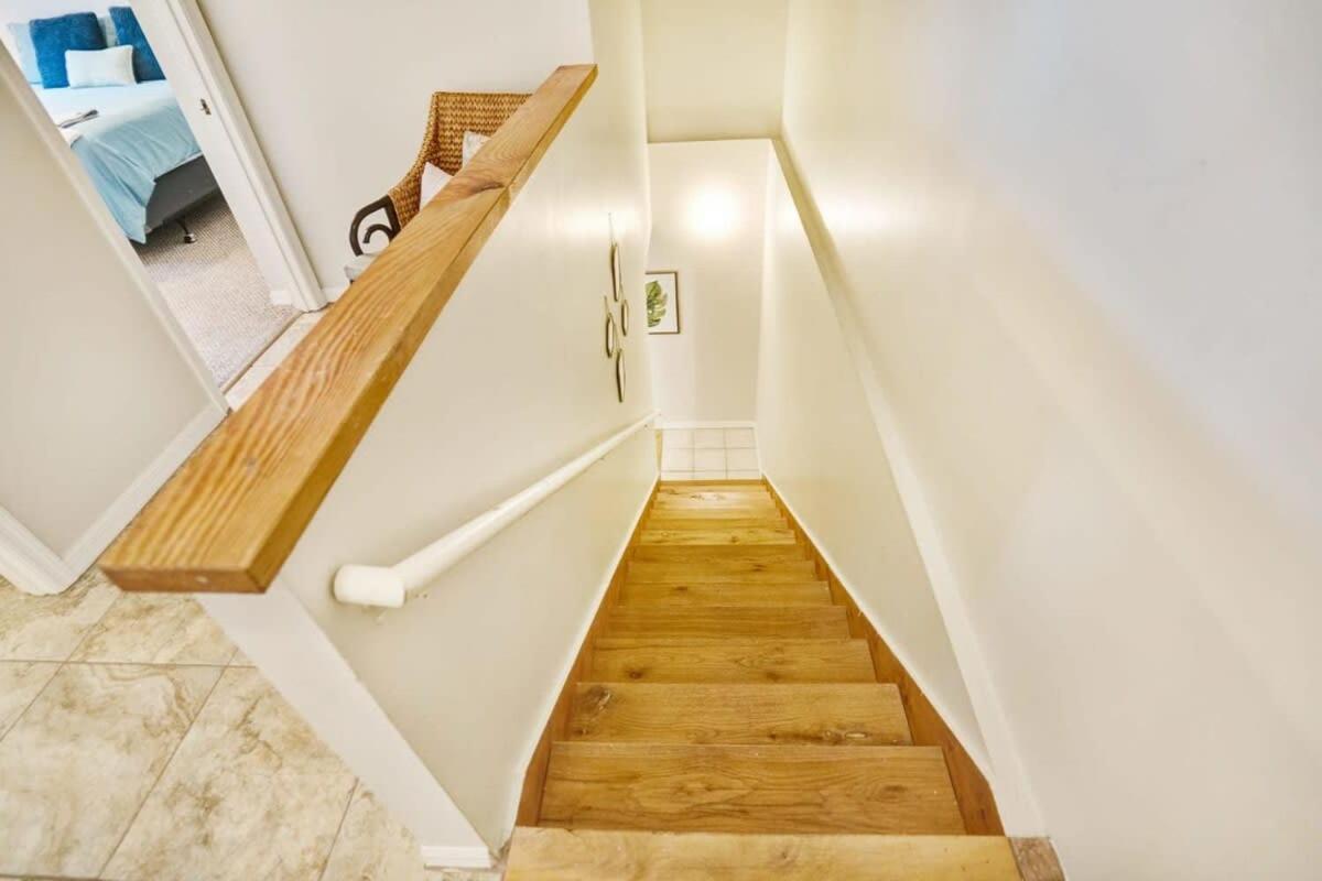 1 Block From St Aug Beach And A Street, Boho Apt With Tropical Vibes, Patio, 3 Parking Spots Apartment *