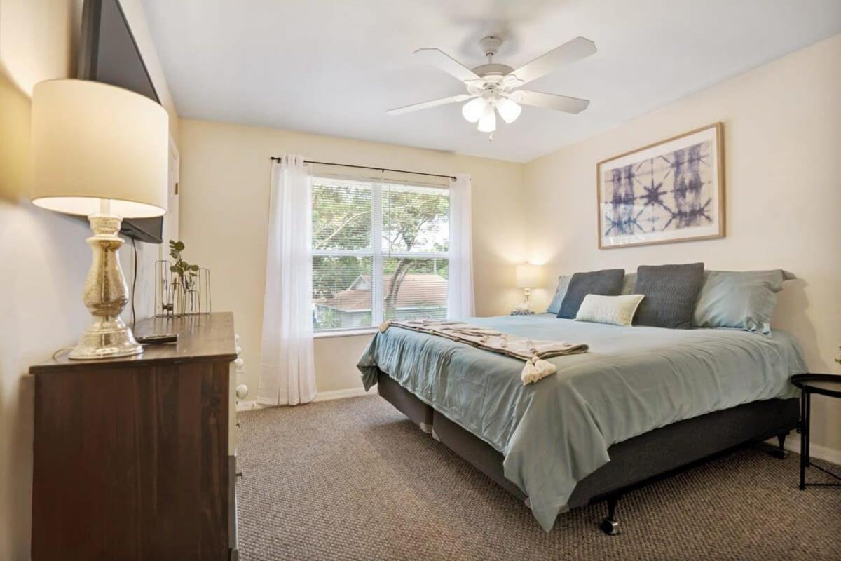 1 Block From St Aug Beach And A Street, Boho Apt With Tropical Vibes, Patio, 3 Parking Spots