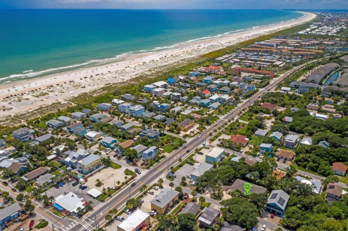 Apartment 1 Block From St Aug Beach And A Street, Boho Apt With Tropical Vibes, Patio, 3 Parking Spots