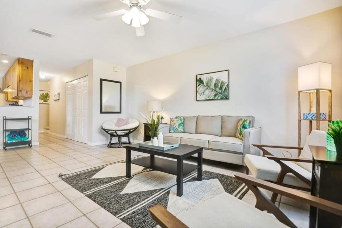 1 Block From St Aug Beach And A Street, Boho Apt With Tropical Vibes, Patio, 3 Parking Spots