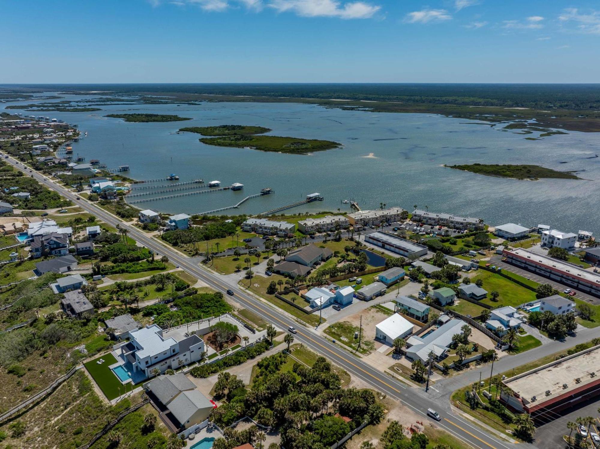Paradise Packs A Punch! Beachside With Heated Pool, Outdoor Lounge, Steps From Access Holiday home St. Augustine