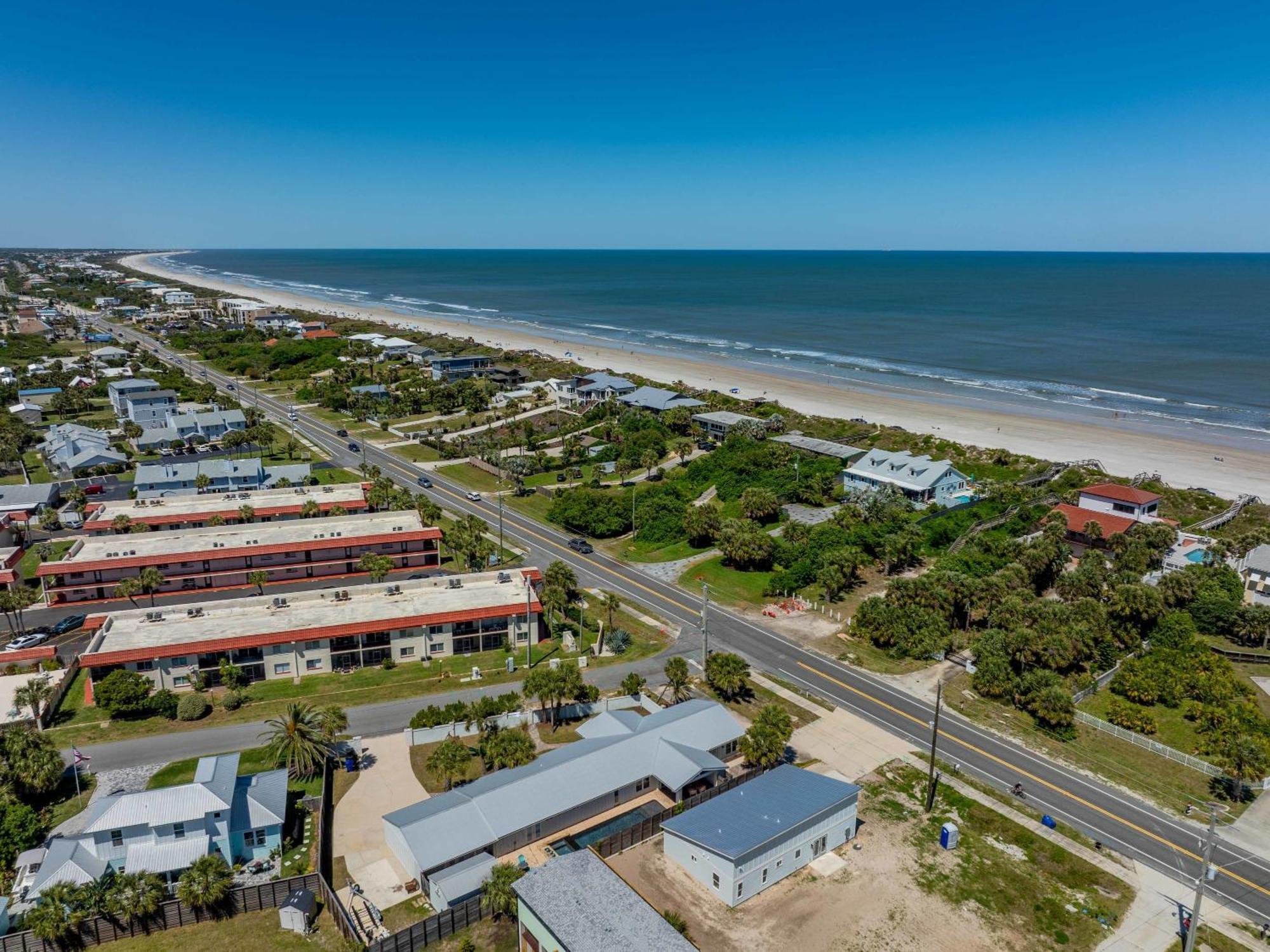 Paradise Packs A Punch! Beachside With Heated Pool, Outdoor Lounge, Steps From Access *