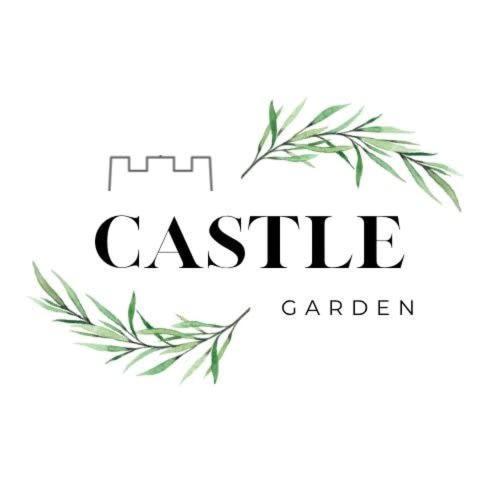 Remodeled Historic 1800s Carriage House, The Castle Garden, Colonial Modern Mansion Holiday home