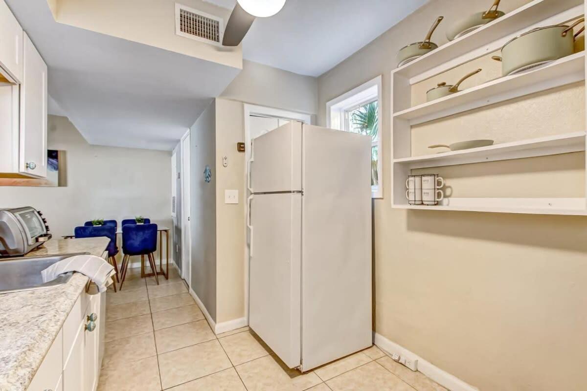 Apartment The Peachy Pearl, Private Uptown Apartment, Dog Friendly *