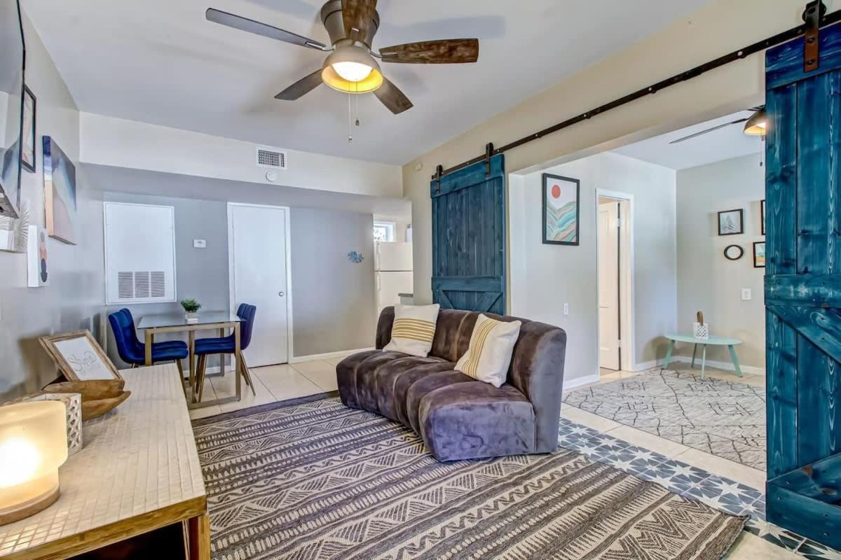 The Peachy Pearl, Private Uptown Apartment, Dog Friendly