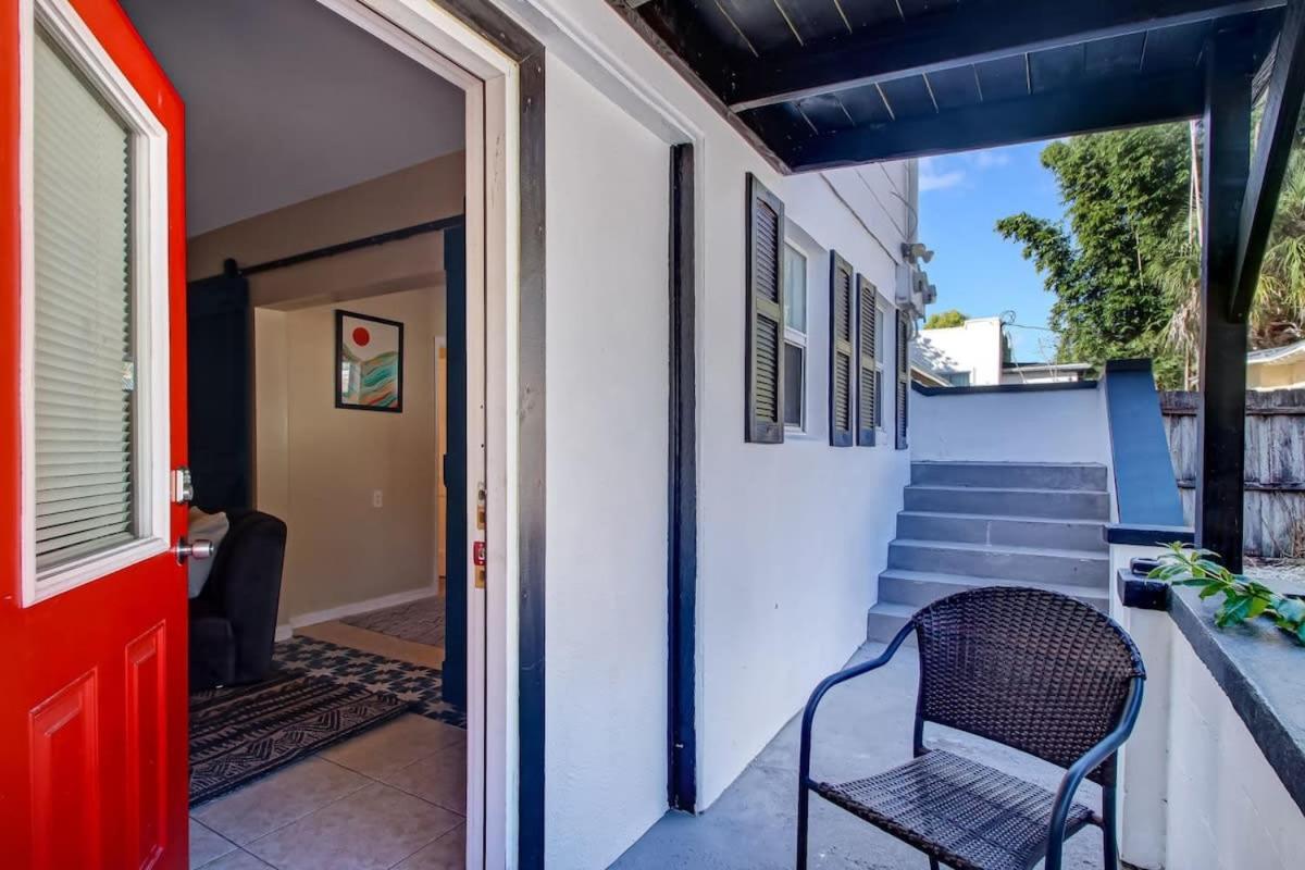 The Peachy Pearl, Private Uptown Apartment, Dog Friendly Apartment St. Augustine