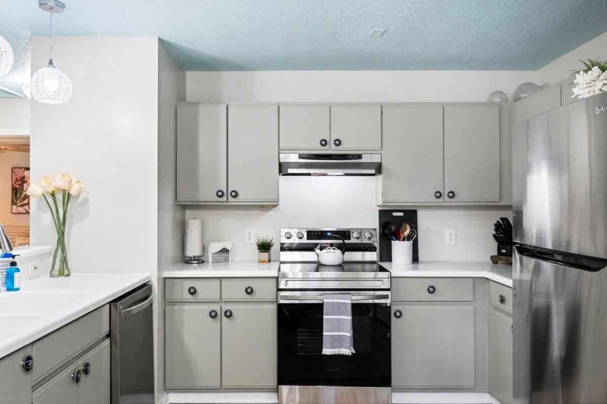 Uptown Gem The Castaway Cottage, Dog Friendly! Holiday home