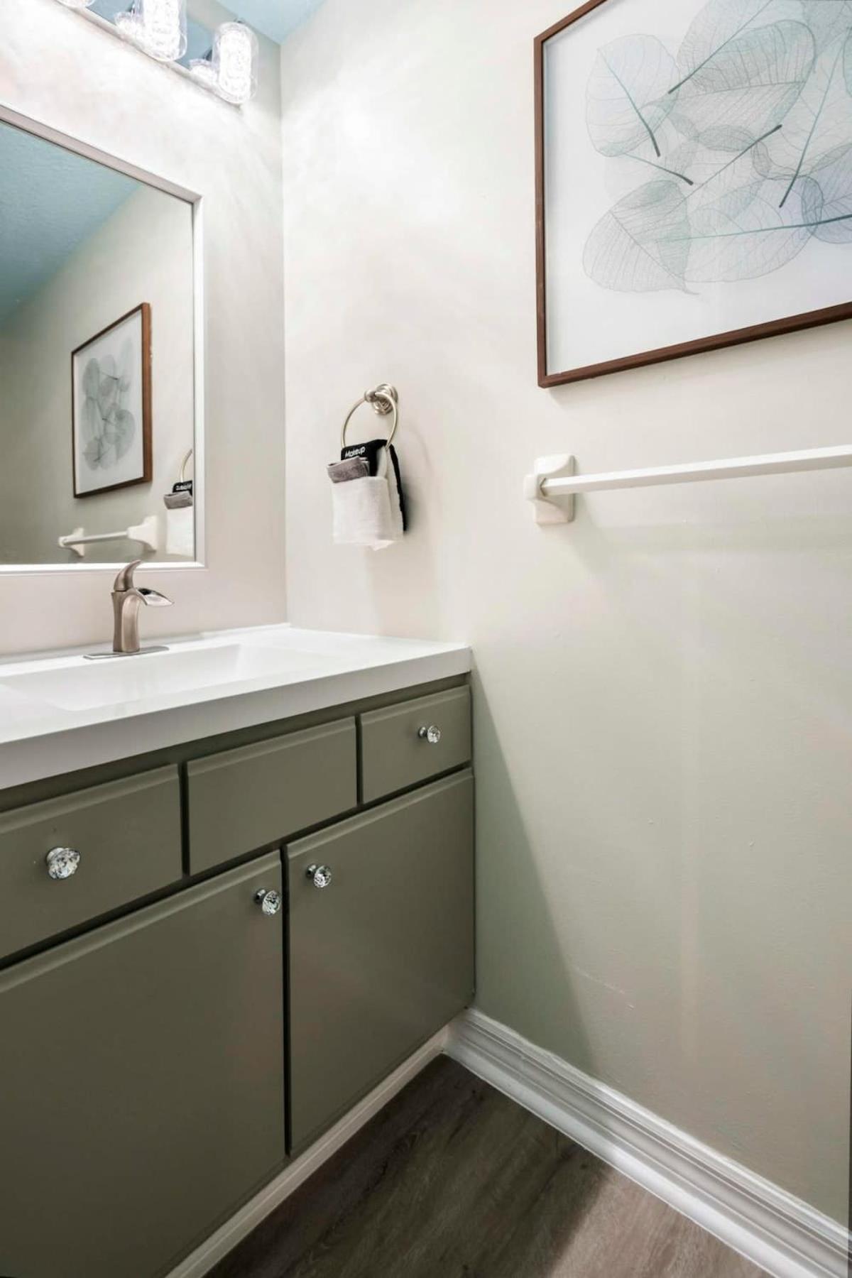 Holiday home Uptown Gem The Castaway Cottage, Dog Friendly!