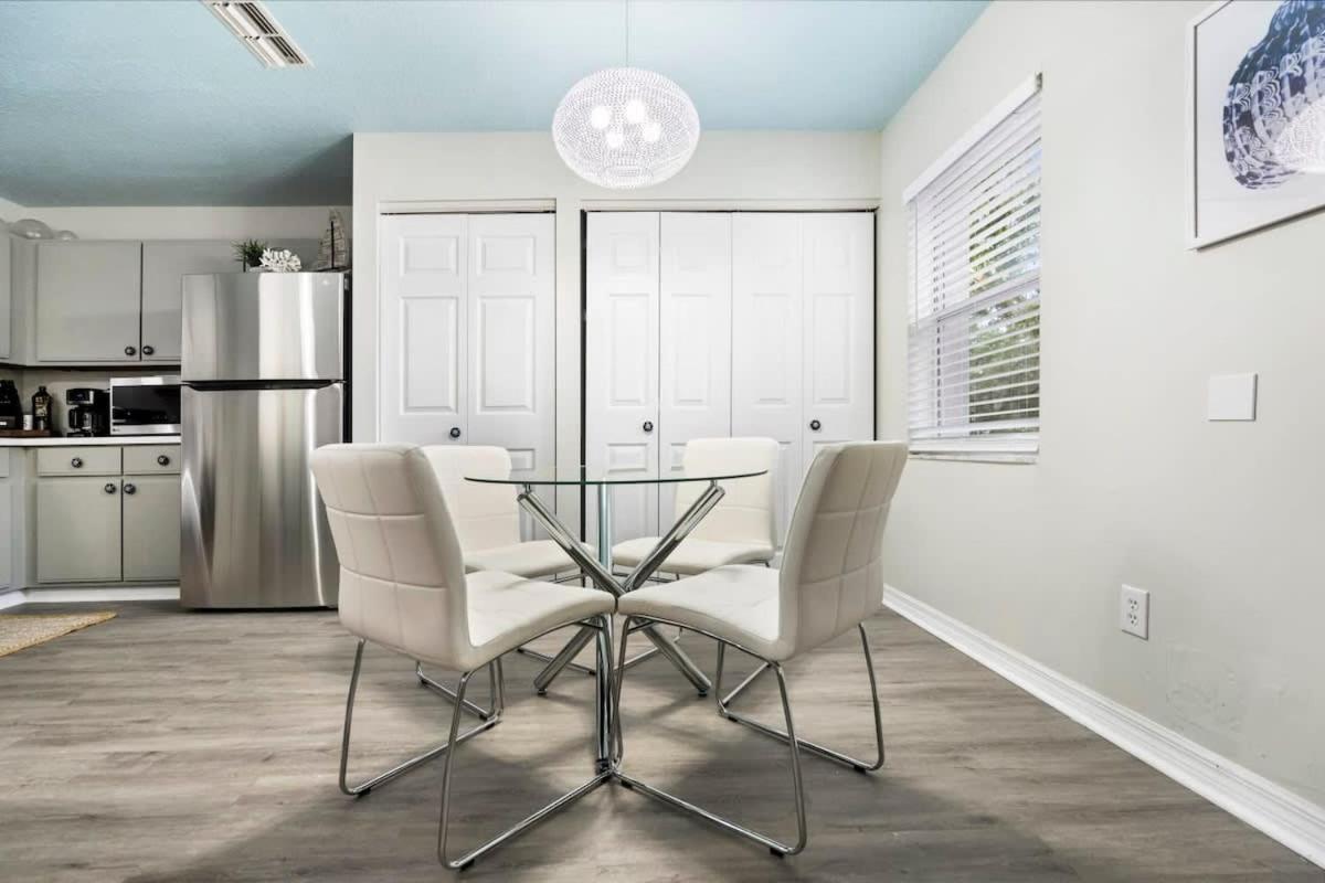 Uptown Gem The Castaway Cottage, Dog Friendly! Holiday home St. Augustine