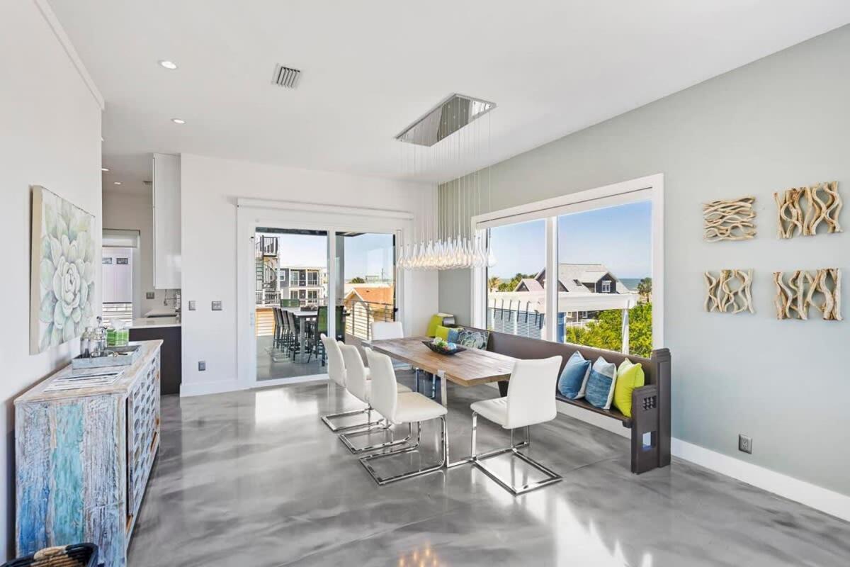 Ocean Views Sunrises And Sunsets Sparkling Pool And Steps To Holiday home