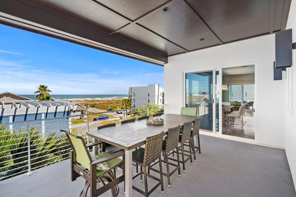 Holiday home Ocean Views Sunrises And Sunsets Sparkling Pool And Steps To St. Augustine