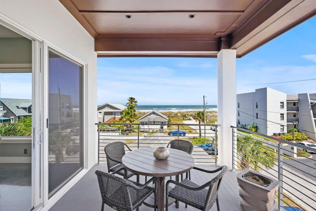 Ocean Views Sunrises And Sunsets Sparkling Pool And Steps To Holiday home