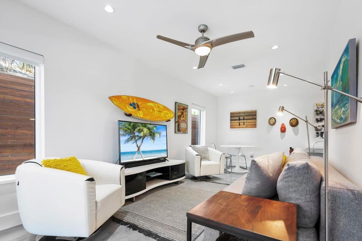 Ocean Views Sunrises And Sunsets Sparkling Pool And Steps To Holiday home