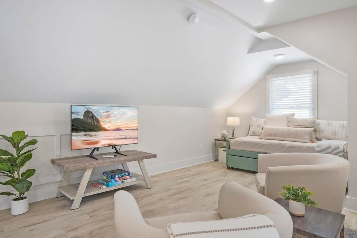 The Lincolnville Loft Sunny Patio With Bbq Apartment