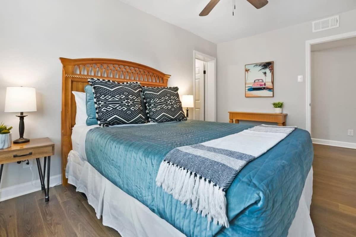 Rave Reviews For Waterway Views Comfy Beds Bring Your Boat *