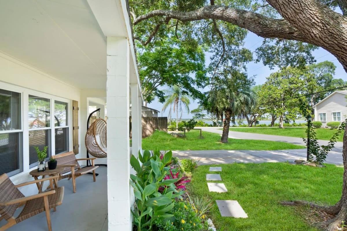 Holiday home Rave Reviews For Waterway Views Comfy Beds Bring Your Boat *