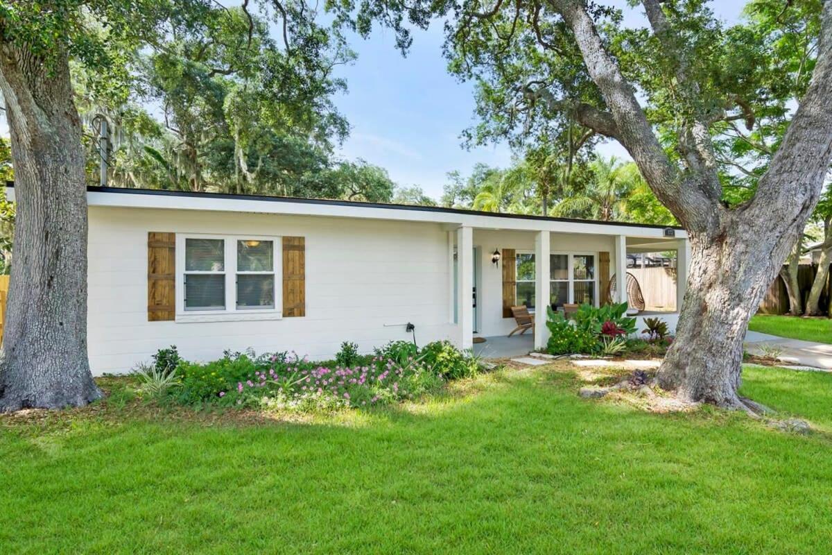 Holiday home Rave Reviews For Waterway Views Comfy Beds Bring Your Boat