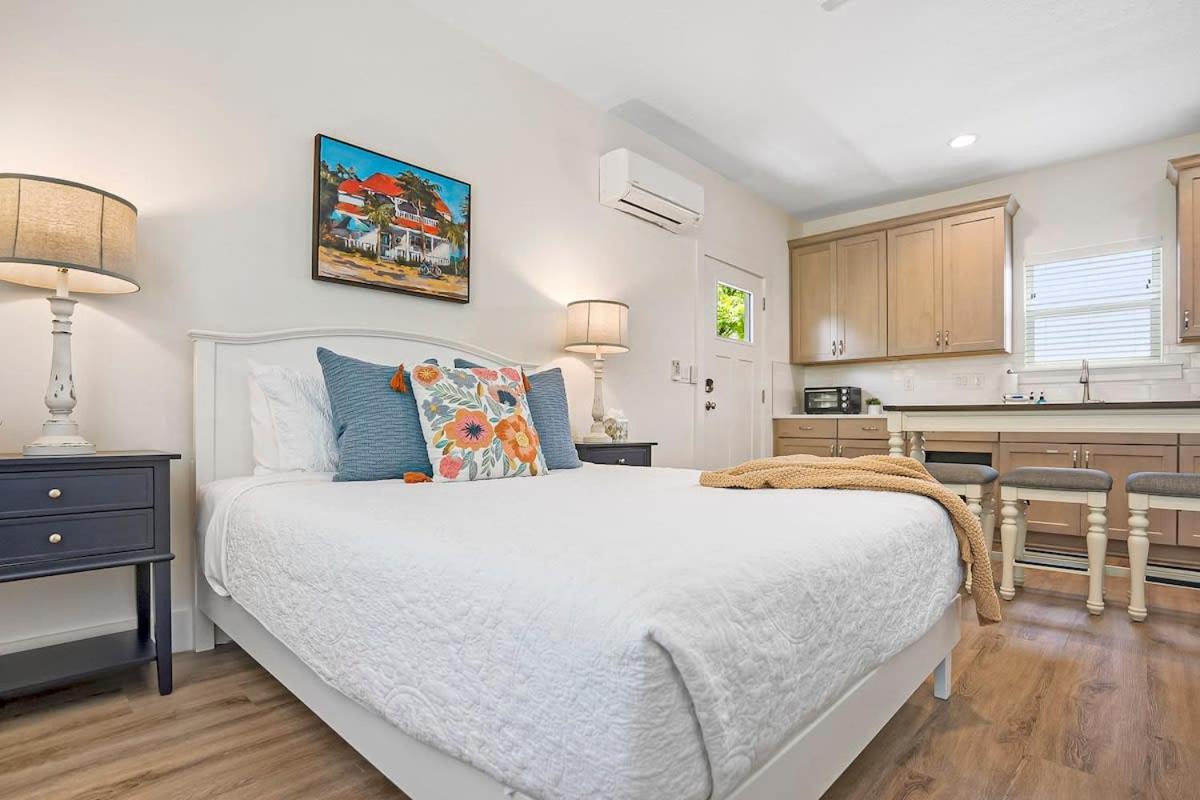 New Private In Uptown St Aug Walk Everywhere Apartamento