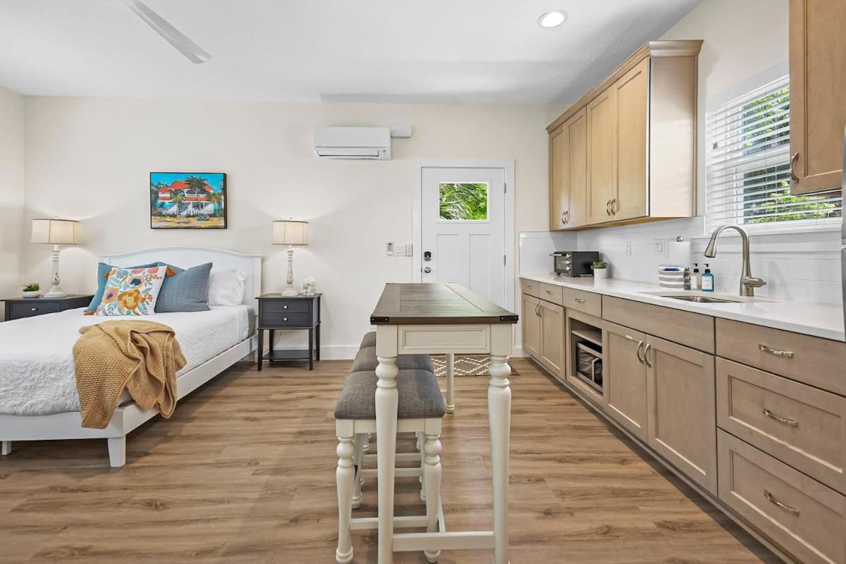 New Private In Uptown St Aug Walk Everywhere Apartamento