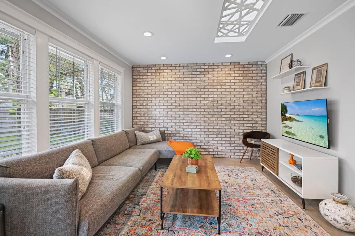 Onyx House King Size Beds Bikes Games Wine * St. Augustine