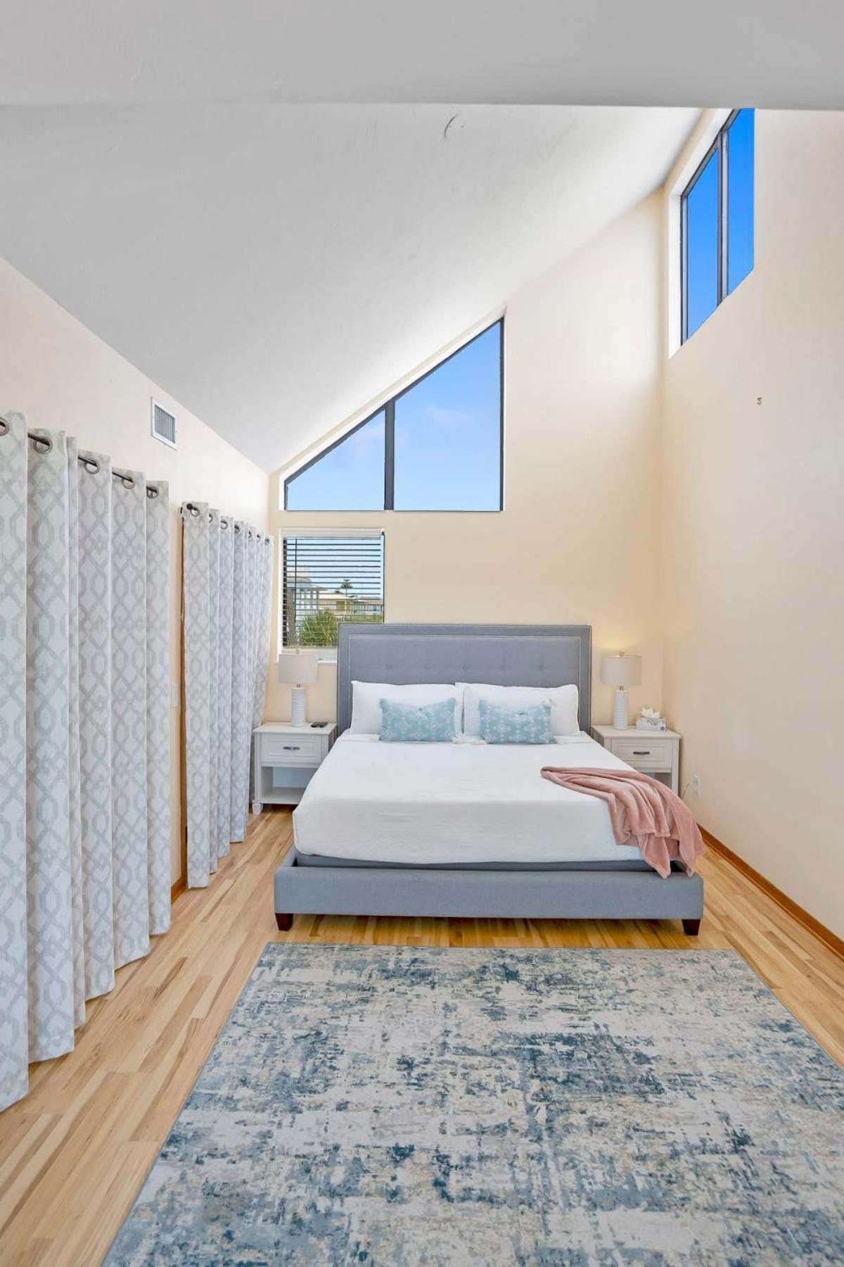 Oceanfront In The Heart Of St Aug Bch Dogs Ok Holiday home *