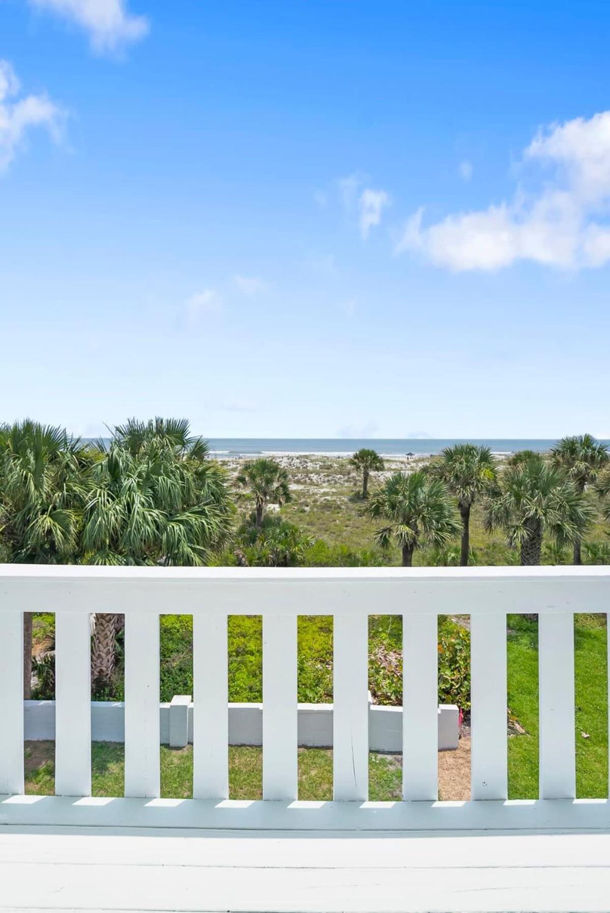 Oceanfront In The Heart Of St Aug Bch Dogs Ok Holiday home