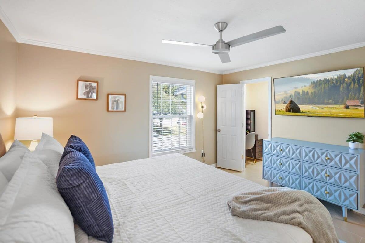 Dog Friendly Moon And Stars Walk To Dt Patio Holiday home