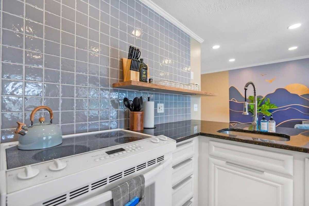 Dog Friendly Moon And Stars Walk To Dt Patio Holiday home St. Augustine