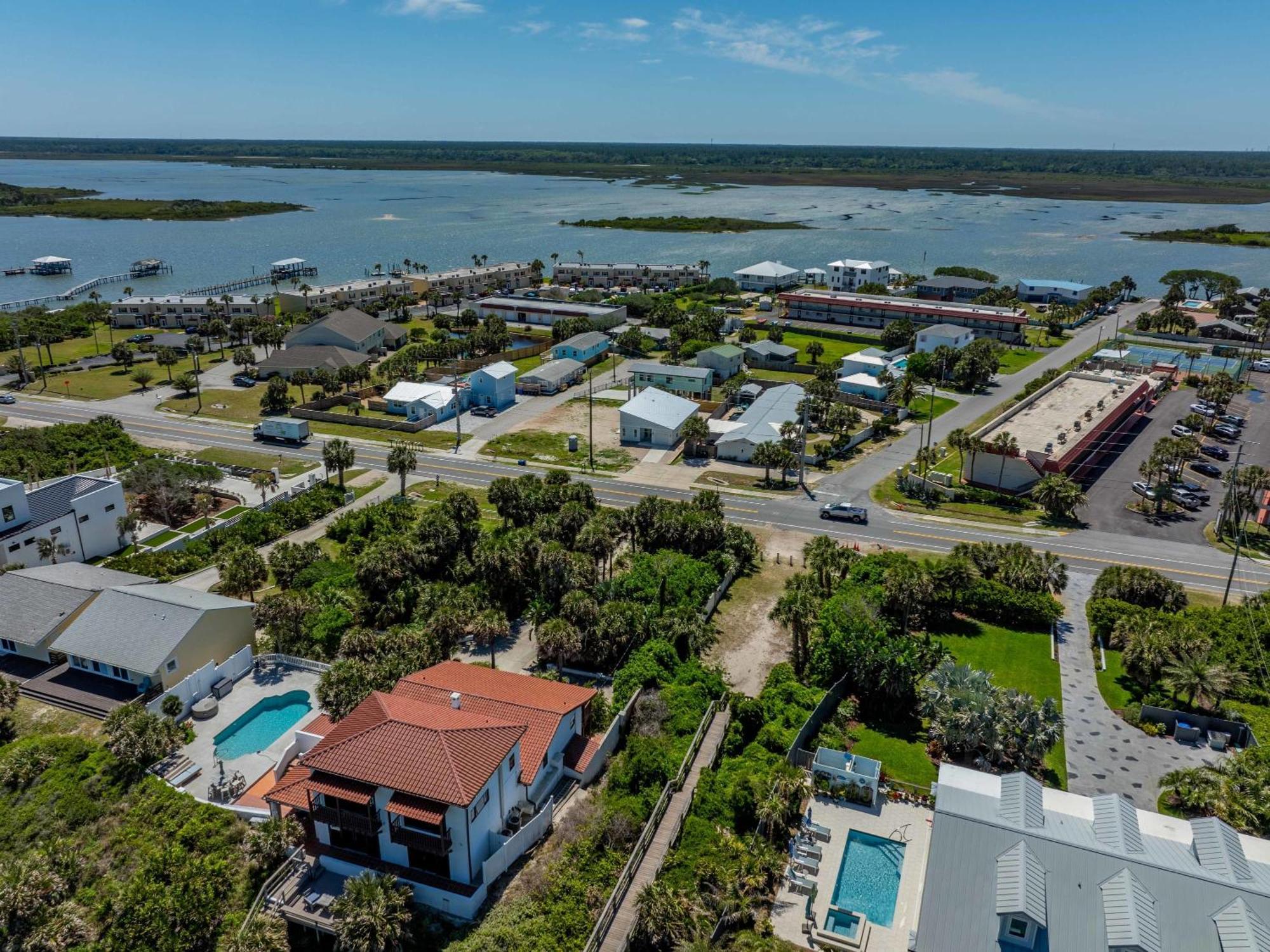 Beachside Suite, Newly Renovated, Steps To The Sand, Relax And Unwind! St. Augustine