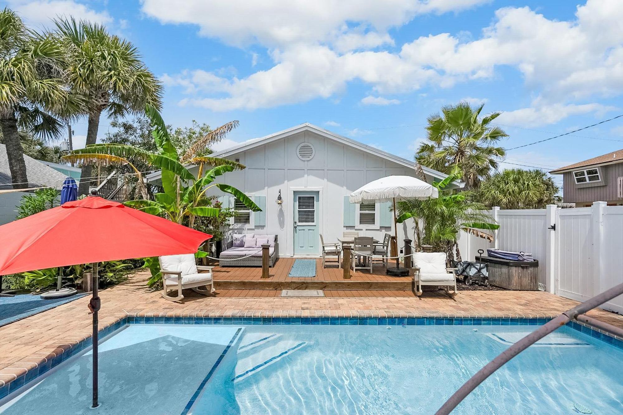 Holiday home Mariners Steps To Sparkling Pool