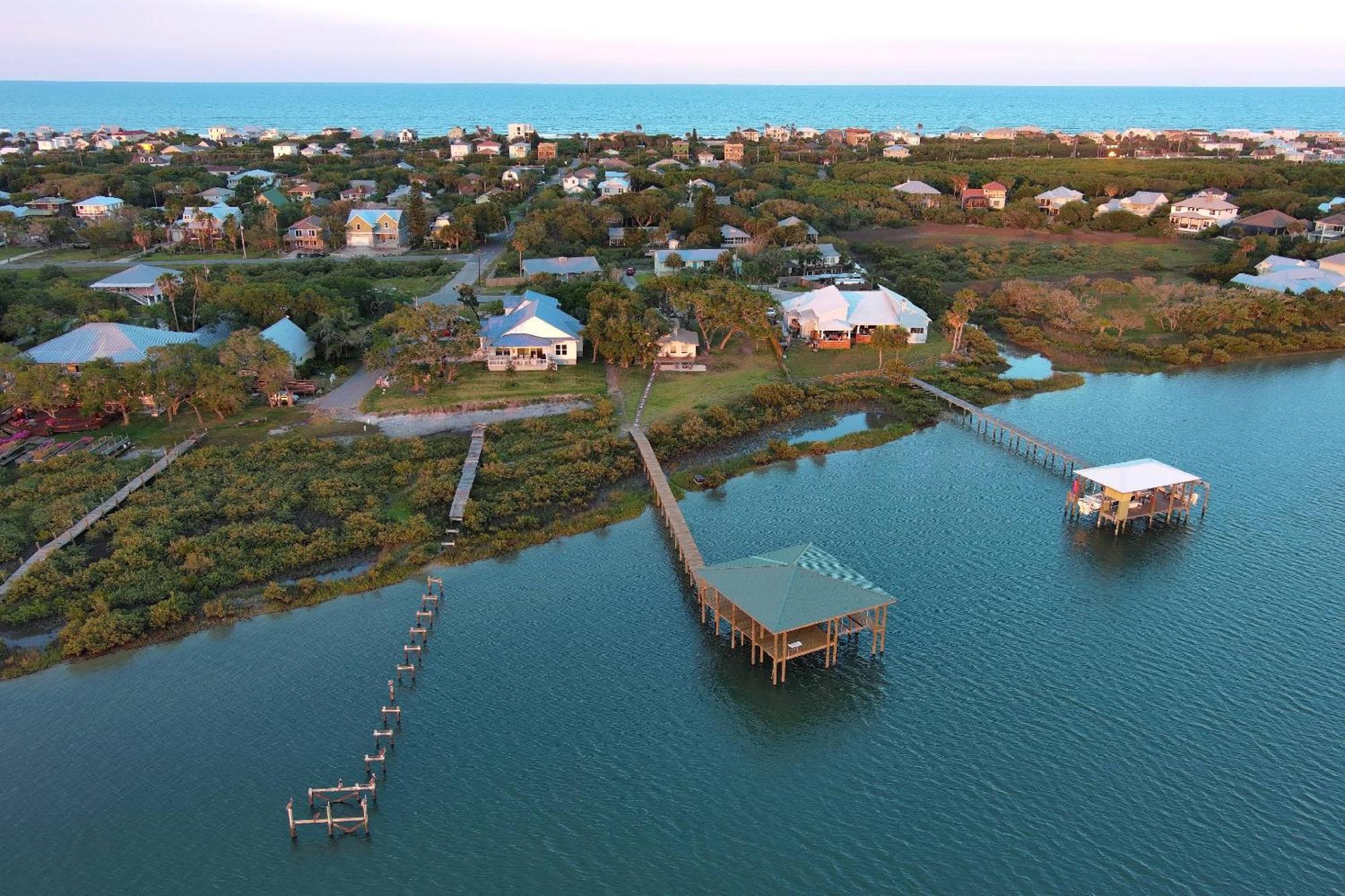 Holiday home Anchors Away River House