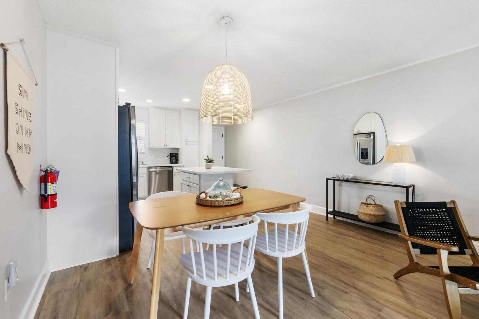 Island - Walk To Downtown! Holiday home *