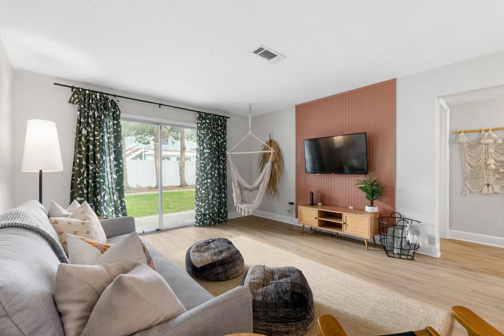 Island - Walk To Downtown! Holiday home