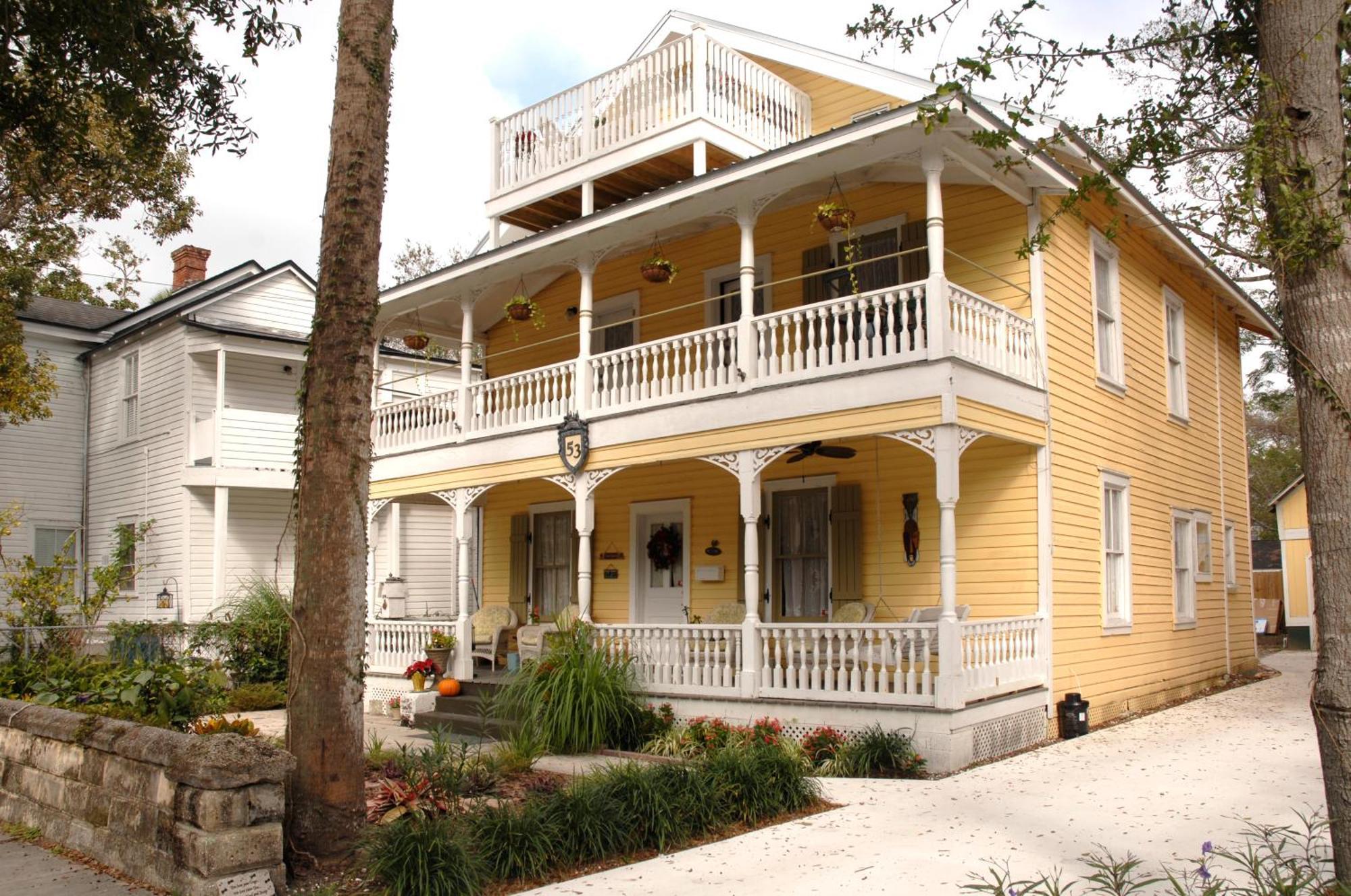 Apartment Historic Luxury Two Bedroom