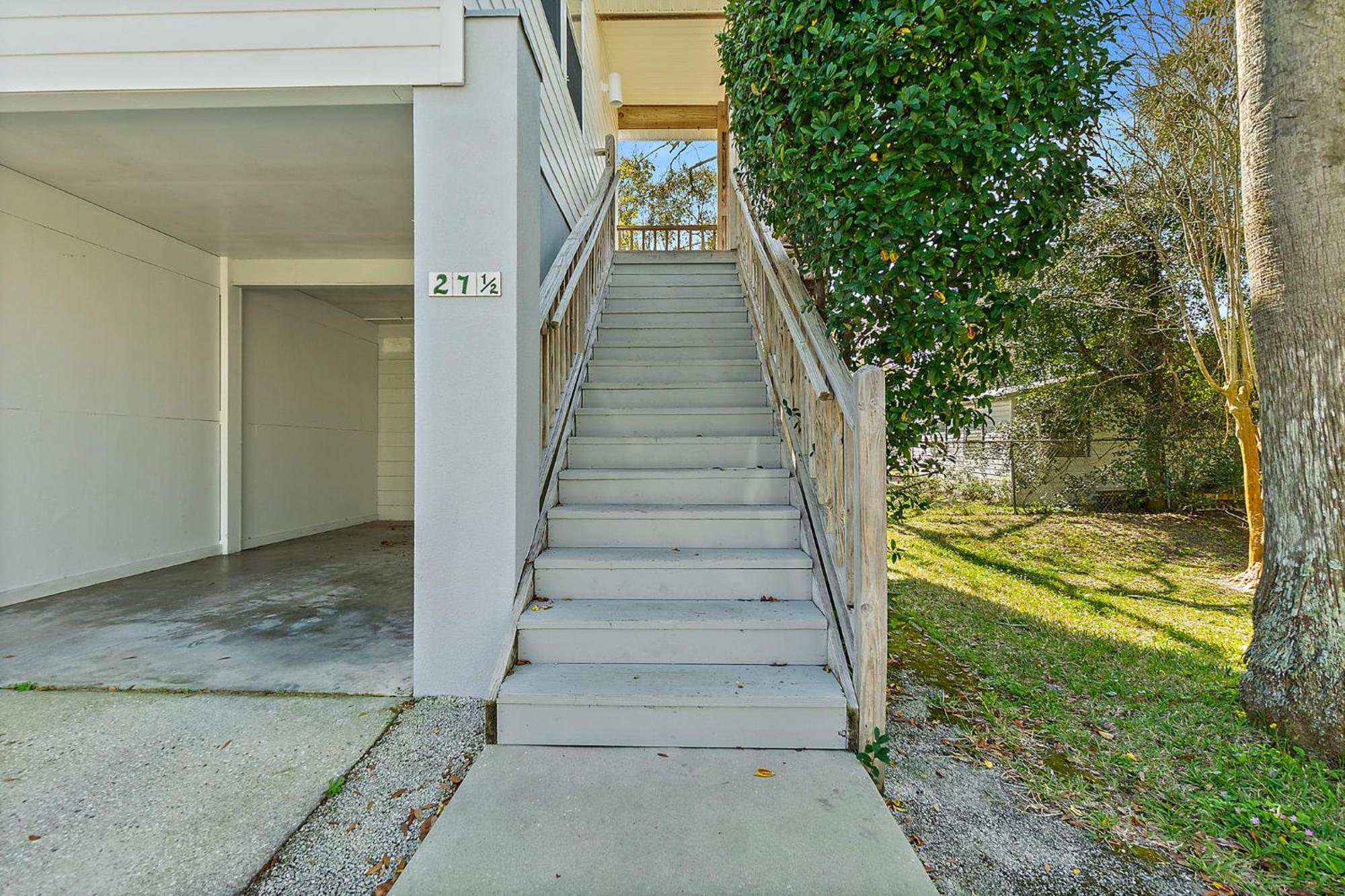 The Old Mission Collection - Downtown Apartment