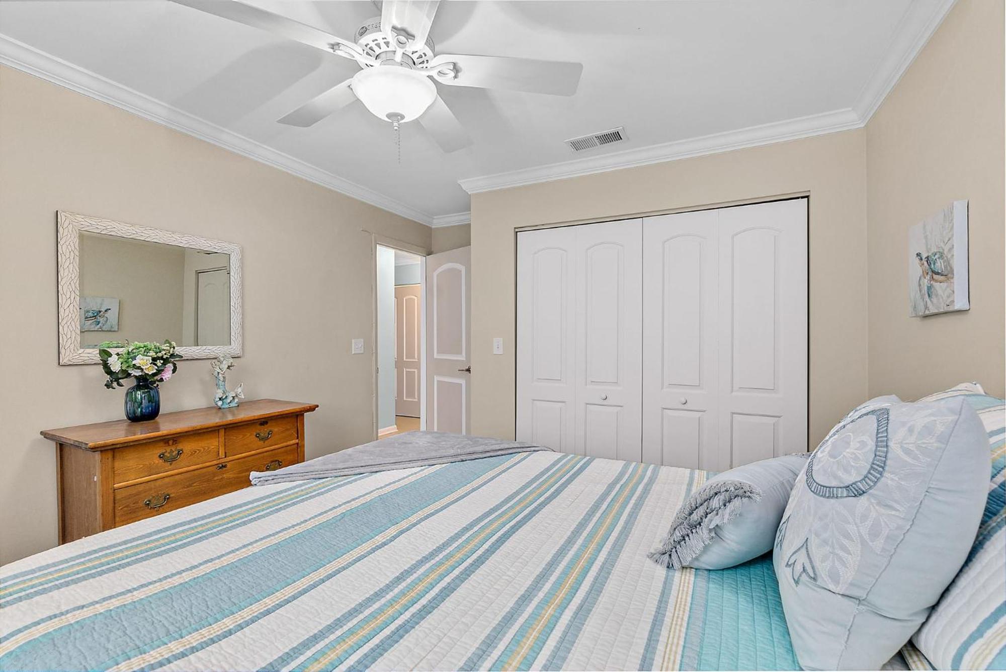 Holiday home Island Oasis - 3br 2ba - Steps To The Ocean!