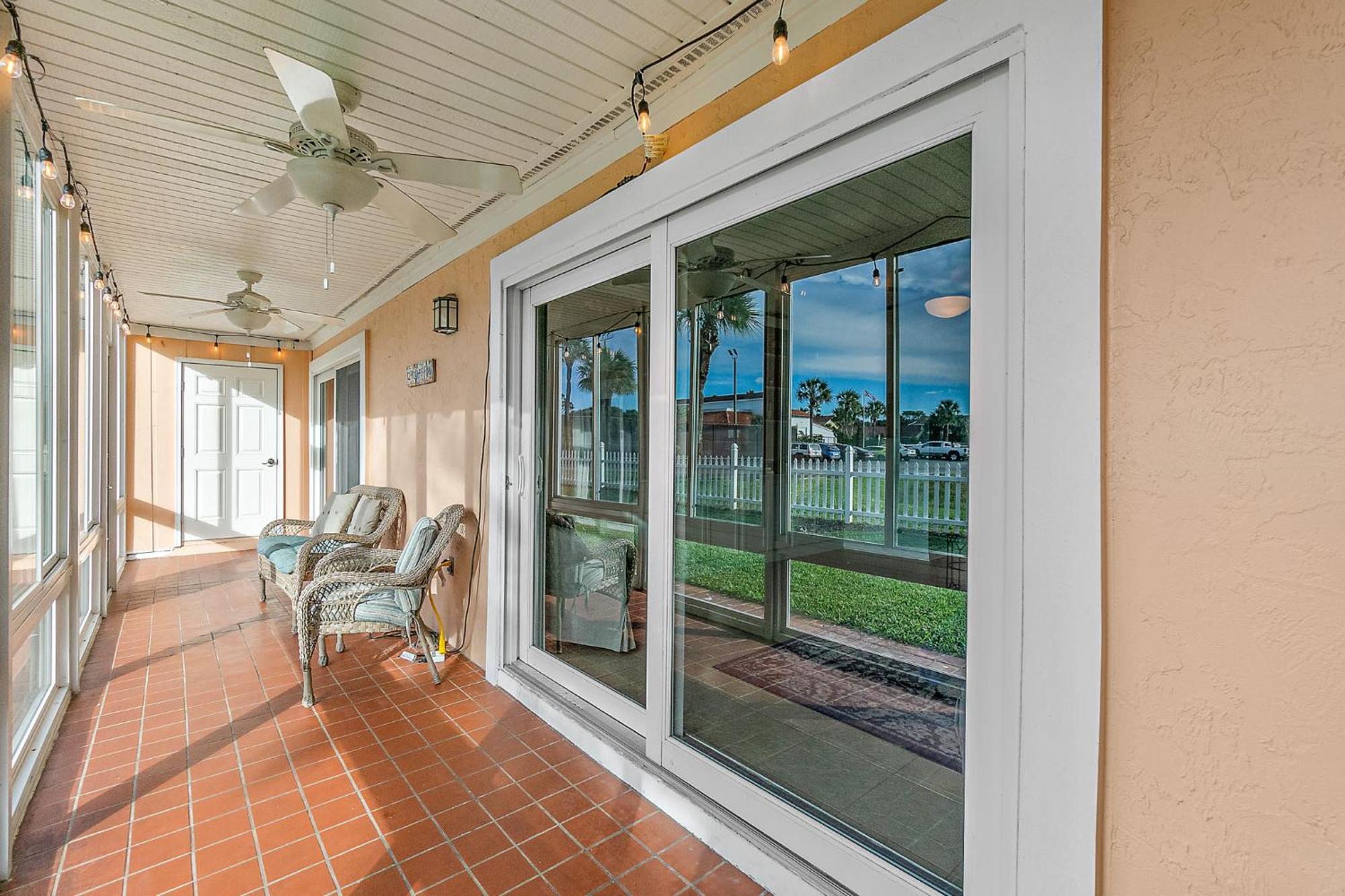 Island Oasis - 3br 2ba - Steps To The Ocean! Holiday home St. Augustine