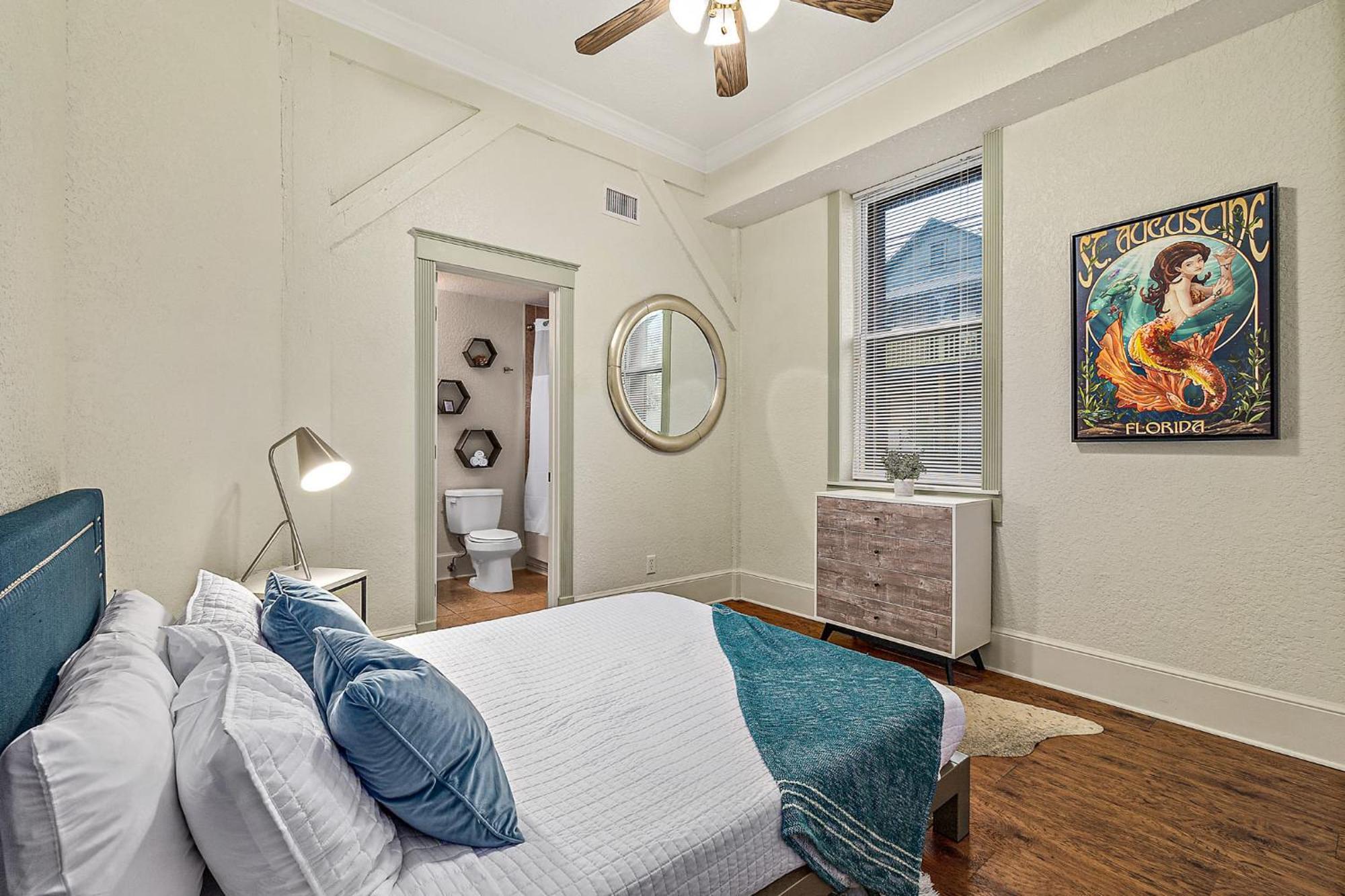 The Ray- 1st Floor Charming Condo- Walk To Downtown Holiday home St. Augustine