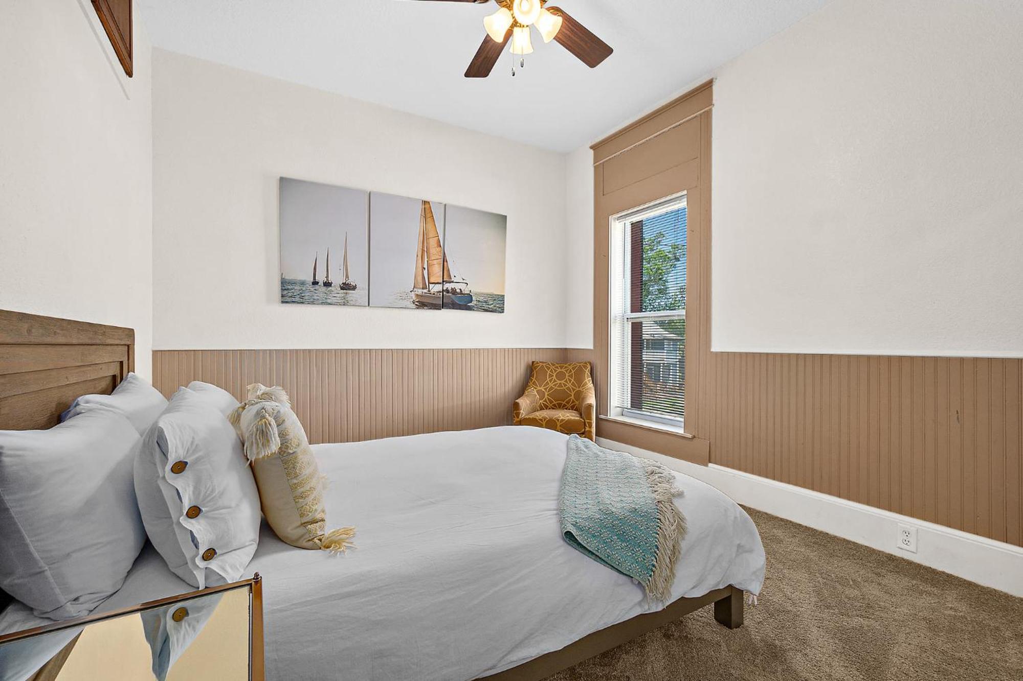 Holiday home The Ray - 2nd Floor Historic Condo- Minutes Walk To Downtown *