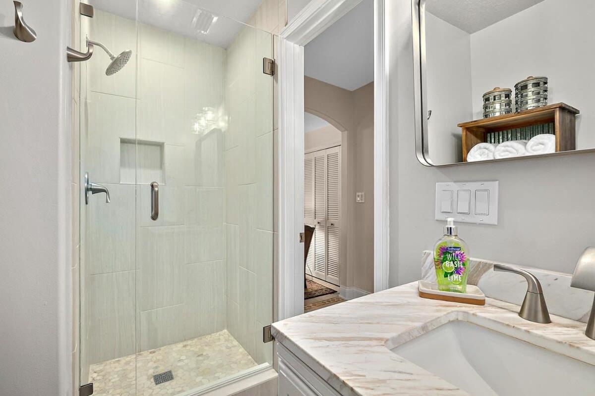 Casa Desoto - Luxury Downtown Oasis *
